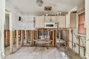 8706 TAHITI LANE, TAMPA, FL 33615 - MLS#MFRTB8361772