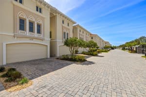1076 PASEO DEL RIO NE, ST PETERSBURG, FL 33702 - MLS#MFRTB8361786