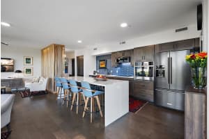 132 MIRROR LAKE DRIVE, ST PETERSBURG, FL 33701 Sold 04/08/25