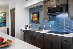 132 MIRROR LAKE DRIVE, ST PETERSBURG, FL 33701 Sold 04/08/25
