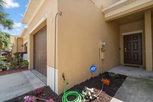 2011 HAWKS VIEW DRIVE, RUSKIN, FL 33570 - MLS#MFRTB8361977