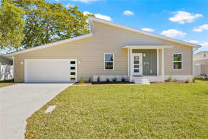 3860 WHITING DRIVE, ST PETERSBURG, FL 33705 Sold 08/29/25