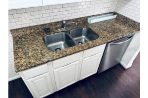 7502 NEEDLE LEAF PLACE, TAMPA, FL 33617 - MLS#MFRTB8362315