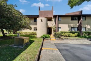 880 VILLAGE DRIVE, ST PETERSBURG, FL 33716 Sold 05/21/25