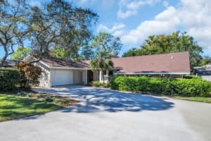 2462 Indian Trl E, PALM HARBOR