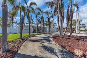 7942 CAUSEWAY BOULEVARD, ST PETERSBURG, FL 33707 Sold 04/04/25