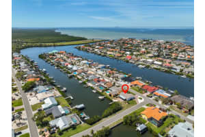902 CHIPAWAY DRIVE, APOLLO BEACH, FL 33572 Sold 04/29/25