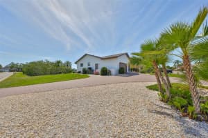 902 CHIPAWAY DRIVE, APOLLO BEACH, FL 33572 Sold 04/29/25