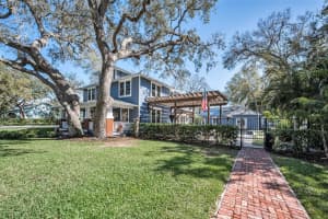 527 SCOTLAND STREET, DUNEDIN, FL 34698 Sold 05/12/25