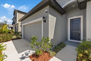 1050 Davis Heather Cir Seffner, FL 33584 - Off Market