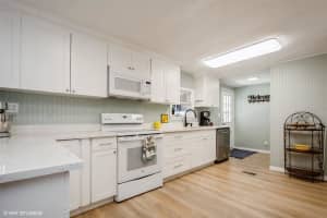 186 BLUE MARLIN DRIVE, OLDSMAR, FL 34677 Sold 05/28/25