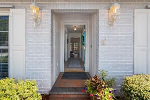 13919 CHERRY CREEK DRIVE, TAMPA, FL 33618 Sold 05/02/25