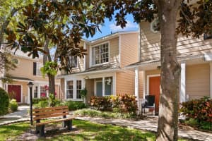 2414 HOUNDS TRAIL, PALM HARBOR, FL 34683 Sold 05/09/25