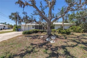 823 BAYSHORE ROAD, NOKOMIS, FL 34275 Sold 04/18/25