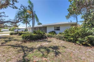 823 BAYSHORE ROAD, NOKOMIS, FL 34275 Sold 04/18/25