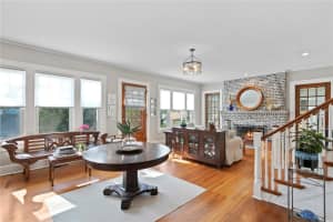 201 72ND STREET, ST PETERSBURG, FL 33710 Sold 05/16/25