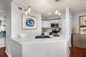 6923 STONES THROW CIRCLE, ST PETERSBURG, FL 33710 Sold 09/19/25