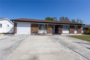 724 Tradewinds Dr, BRANDON