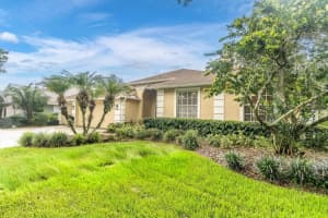 17503 Edinburgh Dr, TAMPA