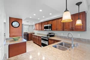 9433 HARBOR GREENS WAY, SEMINOLE, FL 33776 Sold 05/01/25
