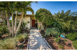 575 HICKORYNUT AVENUE, OLDSMAR, FL 34677 Sold 05/07/25