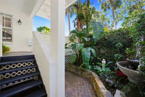 5203 BAYSHORE BOULEVARD, TAMPA, FL 33611 Sold 05/23/25