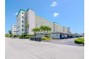 2960 59th St S #102, GULFPORT