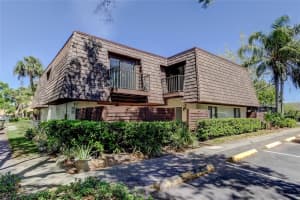 15203 W POND WOODS DR, TAMPA, FL 33618 Sold 05/09/25