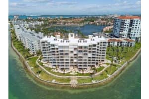 6105 BAHIA DEL MAR CIRCLE, ST PETERSBURG, FL 33715 Sold 05/03/25