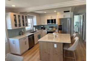 555 GULF WAY, ST PETE BEACH, FL 33706 - MLS#MFRTB8364756