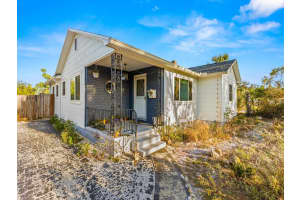 948 ALCAZAR WAY, ST PETERSBURG, FL 33705 Sold 05/14/25