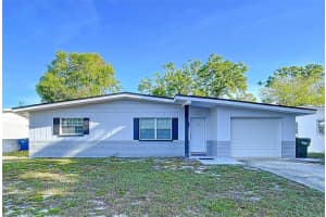910 Lakeside Dr, LARGO