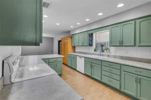 1609 LAKE PARKER DRIVE, LAKELAND, FL 33801 Sold 04/25/25