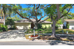 30 HARBOR LAKE CIRCLE, SAFETY HARBOR, FL 34695 Sold 05/08/25