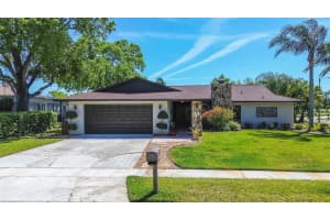 10 Arbor Ln, OLDSMAR