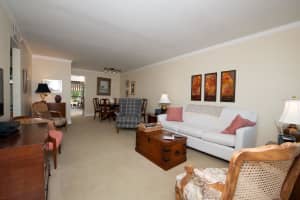 4910 BAY STREET, ST PETERSBURG, FL 33703 - MLS#MFRTB8365426