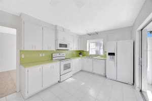 13850 SUNSET DRIVE, LARGO, FL 33774 - MLS#MFRTB8366102