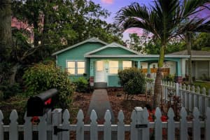 909 PLAZA STREET, CLEARWATER, FL 33755 Sold 04/21/25
