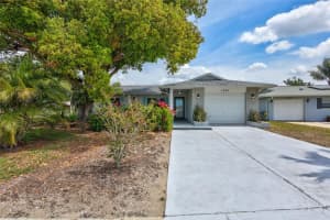 1496 Queen Anne Dr, PALM HARBOR
