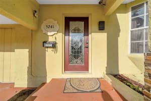 5241 4TH STREET, ST PETERSBURG, FL 33705 Sold 05/23/25