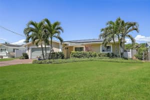 1361 46th Ave Ne, ST PETERSBURG
