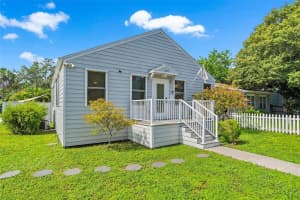 1500 9TH AVENUE, ST PETERSBURG, FL 33705 - MLS#MFRTB8366409