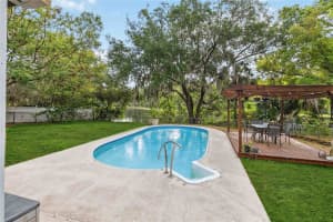 1850 HILLTOP DRIVE, MOUNT DORA, FL 32757 Sold 05/01/25
