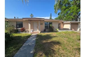 204 Shore Dr W, OLDSMAR