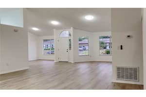 952 HUNT STREET, PALM BAY, FL 32907 Sold 04/22/25
