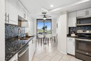 5950 PELICAN BAY PLAZA, GULFPORT, FL 33707 Sold 07/10/25