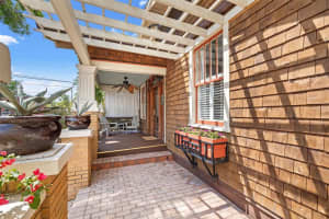 910 SHADOWLAWN AVENUE, TAMPA, FL 33603 Sold 05/02/25