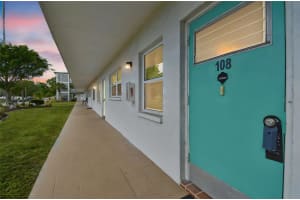 1900 59th Ave N #108, ST PETERSBURG