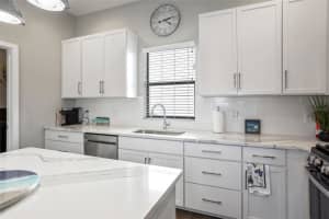 946 HIGHLAND AVENUE, DUNEDIN, FL 34698 Sold 06/20/25