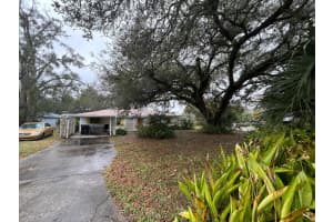 608 HINTON CRESCENT, LAKELAND, FL 33803 Sold 04/29/25
